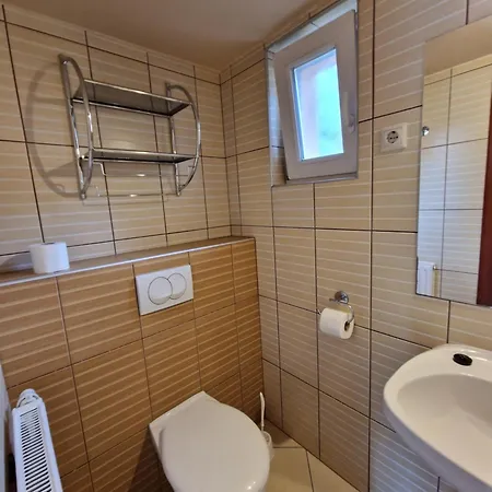 Richie I & Pool Lejlighed *