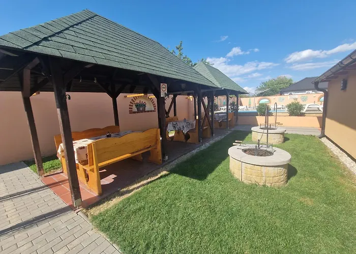 Richie I & Pool Апартаменты