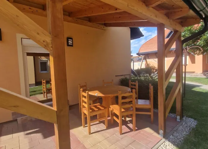 Richie I & Pool Шиофок