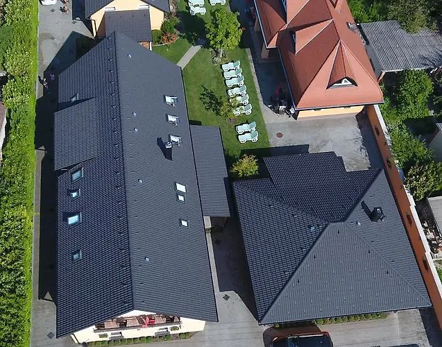 Richie I & Pool Апартаменты Шиофок